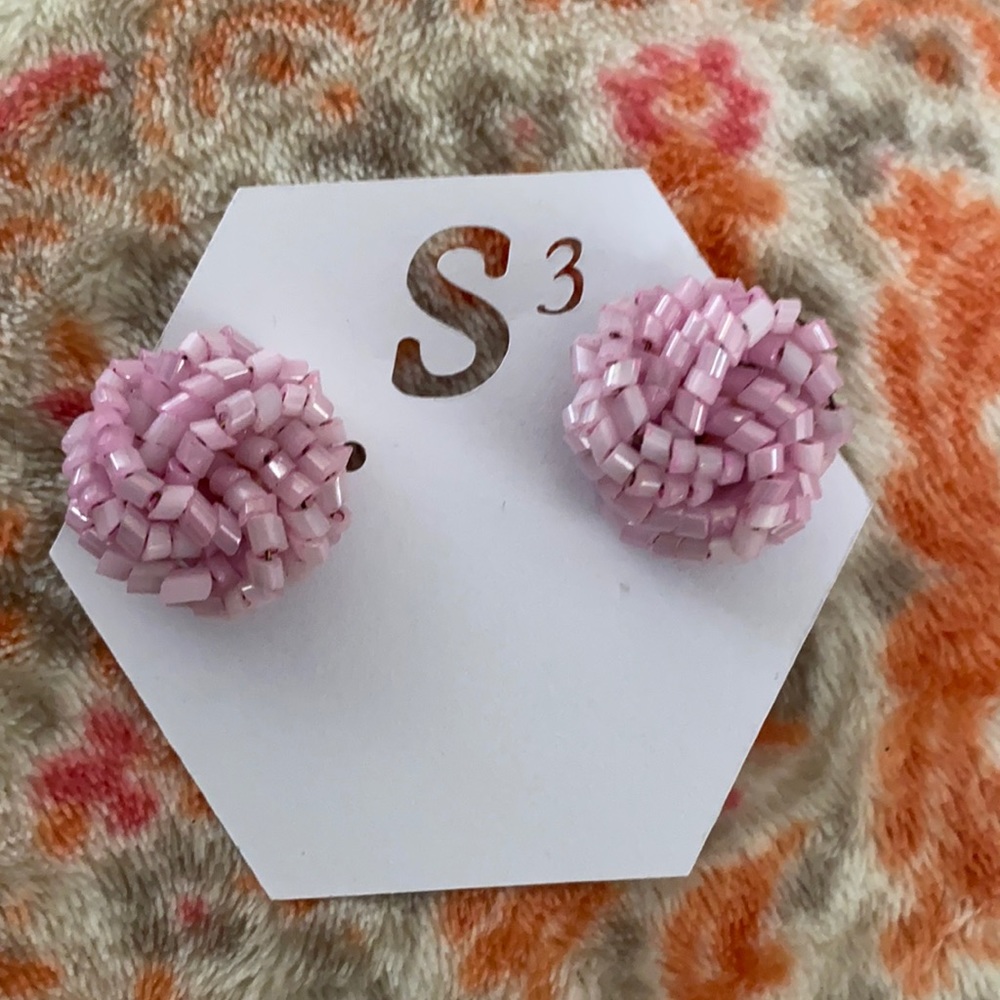 Vintage Beautiful! clip earrings 👗